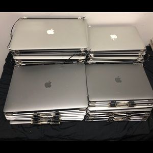 HUGE lot of MacBook Pro Screen Replacements 116 !!